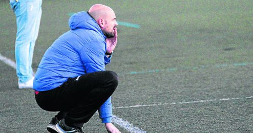 Sergio Moguer, entrenador de La Liara. Sergio Moguer, entrenador de La Liara.