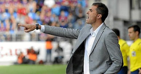 Garitano da indicaciones desde el área técnica durante un partido con el Leganés. Garitano da indicaciones desde el área técnica durante un partido con el Leganés.