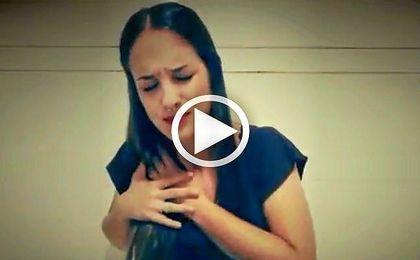Raquel Sempere interpreta el tema ´Ya no´, de Manuel Carrasco, en lenguaje de signos. Raquel Sempere interpreta el tema ´Ya no´, de Manuel Carrasco, en lenguaje de signos.