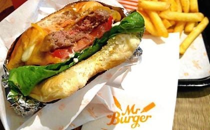 Curiosa iniciativa de Mr. Burger. Curiosa iniciativa de Mr. Burger.
