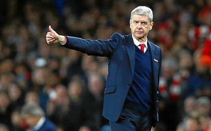 A Wenger solo le resta un año de contrato con el Arsenal. A Wenger solo le resta un año de contrato con el Arsenal.