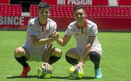 Kranevitter y Correa, sobre el césped del Sánchez Pizjuán. Kranevitter y Correa, sobre el césped del Sánchez Pizjuán.
