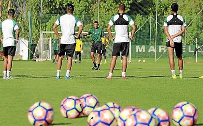 Imagen del entrenamiento de esta tarde en Marbella. Imagen del entrenamiento de esta tarde en Marbella.