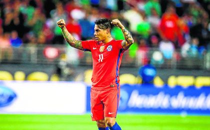 Edu Vargas, con Chile. Edu Vargas, con Chile.