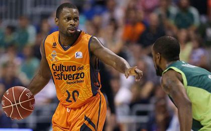 Lafayette ha elegido al Unicaja en vez de al Valencia Basket. Lafayette ha elegido al Unicaja en vez de al Valencia Basket.