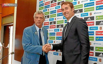 Foto de presentación de Lopetegui junto a Villar Foto de presentación de Lopetegui junto a Villar
