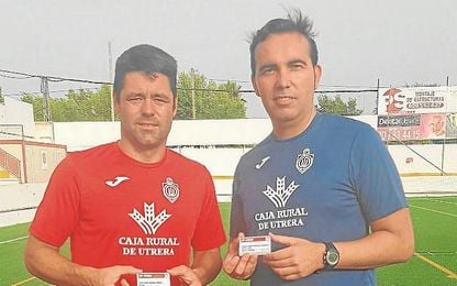 Juanjo y su entrenador, Miguel Ángel Montoya, sacaron sus abonos el primer día de entrenos. Juanjo y su entrenador, Miguel Ángel Montoya, sacaron sus abonos el primer día de entrenos.