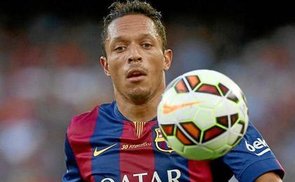 Adriano viaja mañana a Estambul. Adriano viaja mañana a Estambul.