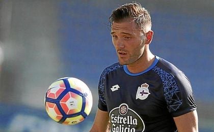 Lucas Pérez completa su trabajo de pretemporada con el primer plantel del Deportivo. Lucas Pérez completa su trabajo de pretemporada con el primer plantel del Deportivo.