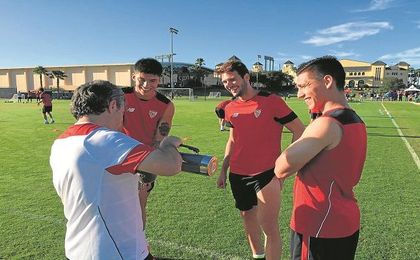 Joaquín ´Tucu´ Correa, Franco ´Mudo´ Vázquez y Matías Kranevitter han reforzado una plantilla en la que continúa Nico Pareja. Joaquín ´Tucu´ Correa, Franco ´Mudo´ Vázquez y Matías Kranevitter han reforzado una plantilla en la que continúa Nico Pareja.