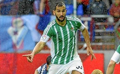 Martín Montoya jugó la segunda mitad del pasado curso en el Betis, a préstamo por el Barça. Martín Montoya jugó la segunda mitad del pasado curso en el Betis, a préstamo por el Barça.