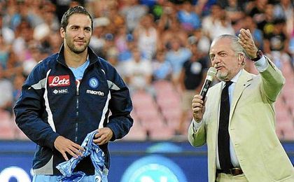 Gonzalo Higuaín y De Laurenttis durante su etapa en el Napoli. Gonzalo Higuaín y De Laurenttis durante su etapa en el Napoli.