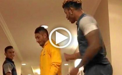 ... y Lemina se divierte bailando con Dybala ... y Lemina se divierte bailando con Dybala