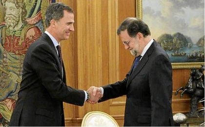 El presidente del Gobierno en funciones acepta el encargo del Rey e intentará buscar apoyos. El presidente del Gobierno en funciones acepta el encargo del Rey e intentará buscar apoyos.