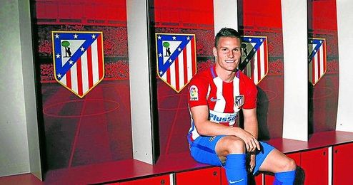 Gameiro ya posa como rojiblanco. Gameiro ya posa como rojiblanco.