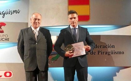 Luis Brasero fue galardonado con el Premio Nacional al mejor entrenador en la Gala Nacional de la Federación Española de Piragüismo. Luis Brasero fue galardonado con el Premio Nacional al mejor entrenador en la Gala Nacional de la Federación Española de Piragüismo.