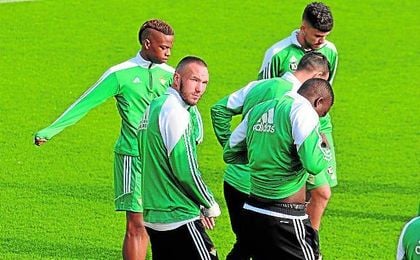 Digard en un entrenamiento del Betis el pasado curso. Digard en un entrenamiento del Betis el pasado curso.
