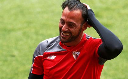 Beto, entrenándose como sevillista. Beto, entrenándose como sevillista.