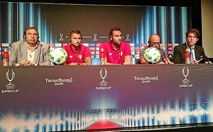 Vicente Iborra, capitán del Sevilla, en rueda de prensa. Vicente Iborra, capitán del Sevilla, en rueda de prensa.
