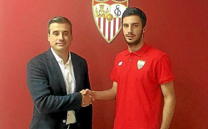 Aburjani, nuevo jugador del Sevilla Atlético. Aburjani, nuevo jugador del Sevilla Atlético.