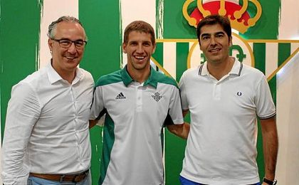 Drako Brasanac, junto a Miguel Torrecilla y Ángel Haro. Drako Brasanac, junto a Miguel Torrecilla y Ángel Haro.