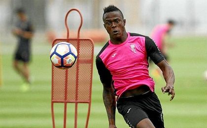 El ecuatoriano, entrenando con el Granada. El ecuatoriano, entrenando con el Granada.