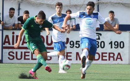 Castilleja y Betis tuvieron un disputado debut en Tercera. Castilleja y Betis tuvieron un disputado debut en Tercera.