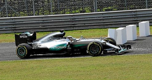 Hamilton, dominador en Italia. Hamilton, dominador en Italia.