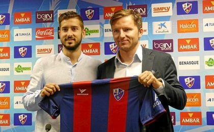 Vadillo en su presentación con el Huesca. Vadillo en su presentación con el Huesca.