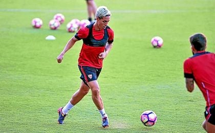 Samir Nasri dejó de lado la oferta del Besiktas tras dialogar con Jorge Sampaoli. Samir Nasri dejó de lado la oferta del Besiktas tras dialogar con Jorge Sampaoli.