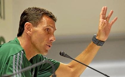 Poyet lamenta la dureza de su sanción. Poyet lamenta la dureza de su sanción.