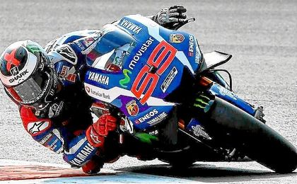 Lorenzo vuela en Misano y firma una pole de récord. Lorenzo vuela en Misano y firma una pole de récord.