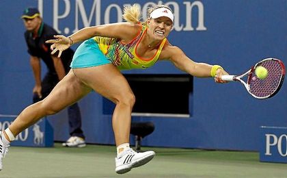 Kerber rescata una bola en el US Open. Kerber rescata una bola en el US Open.