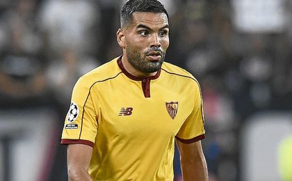 Mercado fue una de las novedades en el once sevillista en Turín Mercado fue una de las novedades en el once sevillista en Turín
