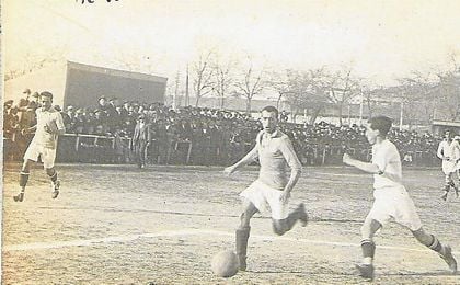 Lance de un derbi de la Copa de Andalucía de 1918. Lance de un derbi de la Copa de Andalucía de 1918.