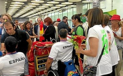 Los atletas paralímpicos, a su llegada a Madrid. Los atletas paralímpicos, a su llegada a Madrid.
