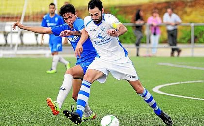 Alberto porta el brazalete de capitán del equipo que entrena Carlos Conejero. Alberto porta el brazalete de capitán del equipo que entrena Carlos Conejero.