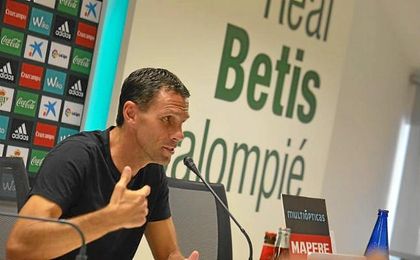"Creo que el fútbol es el fin de semana", ha vuelto a comentar Poyet. "Creo que el fútbol es el fin de semana", ha vuelto a comentar Poyet.