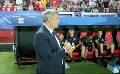 Bruno Génésio, en el banquillo del Ramón Sánchez Pizjuán. Bruno Génésio, en el banquillo del Ramón Sánchez Pizjuán.