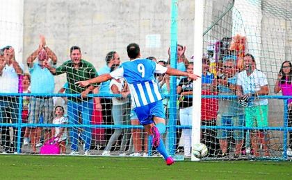 Del Valle, protagonista de la última jornada, hace ya vibrar al San Sebastián Del Valle, protagonista de la última jornada, hace ya vibrar al San Sebastián