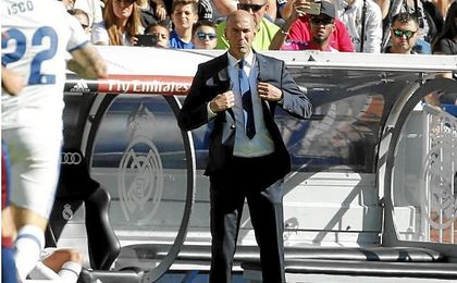 Zidane durante el duelo ante el Eibar. Zidane durante el duelo ante el Eibar.