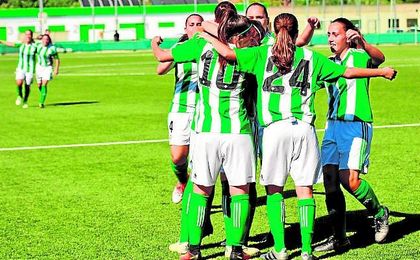 El Betis Femenino comenzó ganando pero el Athletic se llevó el partido en el descuento. El Betis Femenino comenzó ganando pero el Athletic se llevó el partido en el descuento.