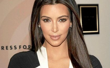 Kim Kardashian fue asaltada la pasada madrugada a punta de pistola. Kim Kardashian fue asaltada la pasada madrugada a punta de pistola.