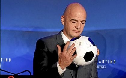 Gianni Infantino, presidente de la FIFA, es partidario de un Mundial con 48 equipos. Gianni Infantino, presidente de la FIFA, es partidario de un Mundial con 48 equipos.