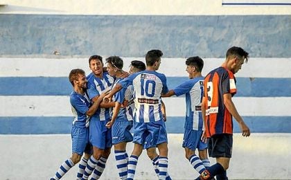 El Pilas celebra un gol ante el Cerro. El Pilas celebra un gol ante el Cerro.