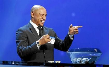 Roberto Carlos no oculta su ilusión de entrenar al Real Madrid, algo para lo que él mismo ya se ha ofrecido. Roberto Carlos no oculta su ilusión de entrenar al Real Madrid, algo para lo que él mismo ya se ha ofrecido.