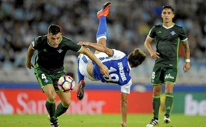 Justo antes del duelo en Anoeta, los de Gustavo Poyet estaban en la mitad de la clasificación. Justo antes del duelo en Anoeta, los de Gustavo Poyet estaban en la mitad de la clasificación.