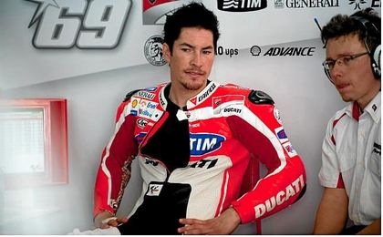 Actualmente Nicky Hayden es corredor de Superbikes. Actualmente Nicky Hayden es corredor de Superbikes.