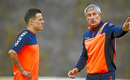 Roque Mesa, en un entrenamiento con Setién. Roque Mesa, en un entrenamiento con Setién.