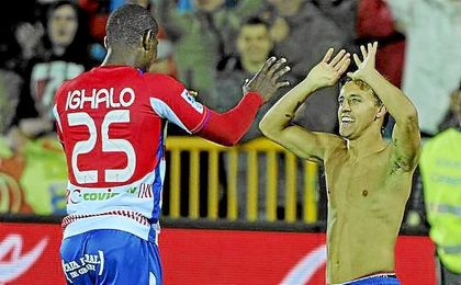 Los exjugadores del Granada celebran una victoria ante Osasuna en la temporada 12-13. Los exjugadores del Granada celebran una victoria ante Osasuna en la temporada 12-13.